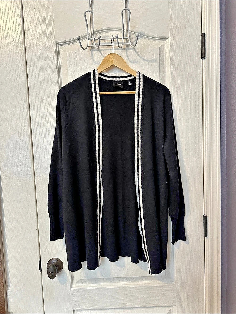 Cyrus Black White Trim Women’s Cardigan Size Large Like New